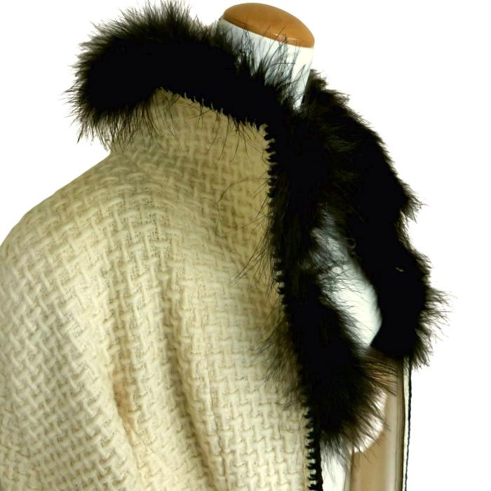 シャネル （CHANEL）ウール×フェザー ロングコート ランウェイ 00A #42 アイボリー×ブラック P16680 ウェア（中古）の画像