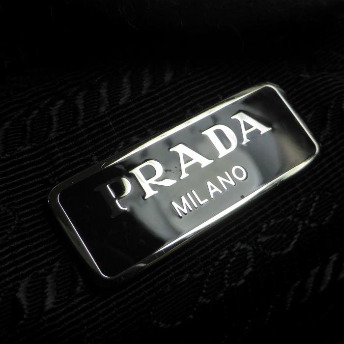 PRADA（プラダ） テスート ナイロン トライアングルロゴ ポーチ バッグ