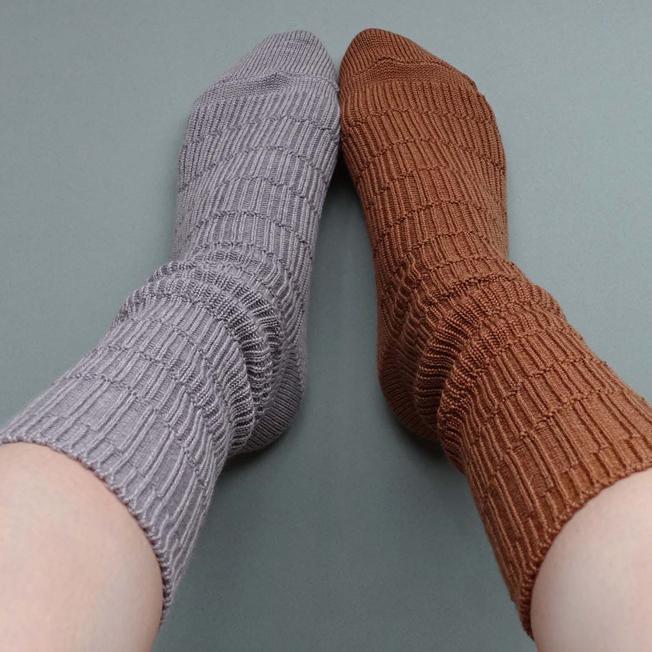 奈良 靴下 日本製 Hooh ハフ ウールリブクルー 創喜 メンズ レディース ギフト ウール 光沢 あったかい くつした ノームコア |  | 11