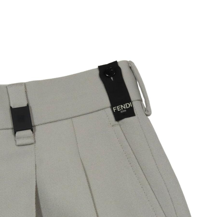 未使用 21aw FENDI フェンディ バミューダパンツ スラックス ショートパンツ FFロゴ金具 ハーフパンツ 2タック 無地 ワイド 48 グレー メンズ 古着 中古_4