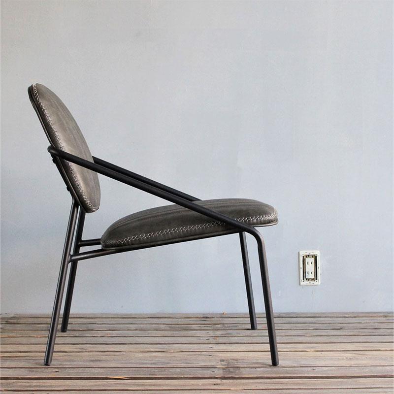 レア　インダストリアル　ヴィンテージチェアー ローチェア フロアチェア ローソファ インダストリアル おしゃれ