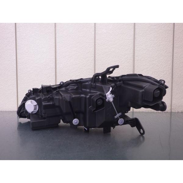 クラウン 4103741 RS 220系/20系 右ライト 3眼LED