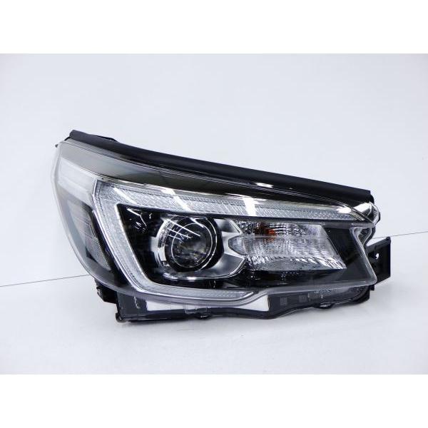 4207741 フォレスター SK9/SKE 前期(初期) 右ライト LED アダプティブドライビングビーム付 KOITO 100-6040L JJ
