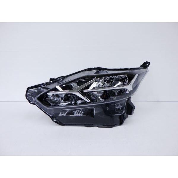 28 日産 デイズ ハイウェイスター 左 LED ヘッドライト KOITO B 28