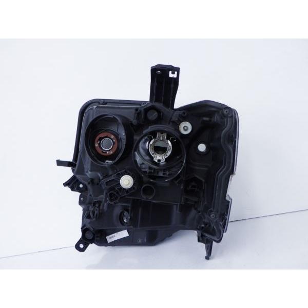 2114241☆ Nボックスカスタム JF1/JF2 前期 右ライト HID KOITO