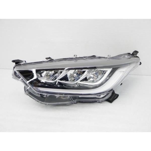 トヨタ（TOYOTA） 2042142 ヤリス 左ライト LED KOITO K0-3 MXPA10