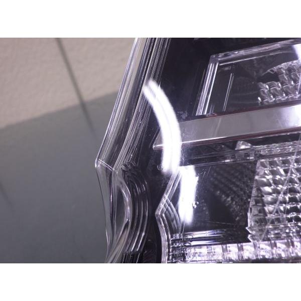 トヨタ（TOYOTA） T17461 カローラスポーツ 210系 前期 右テールランプ