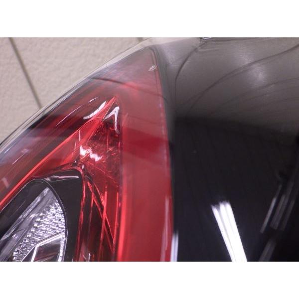 トヨタ（TOYOTA） T17461 カローラスポーツ 210系 前期 右テールランプ