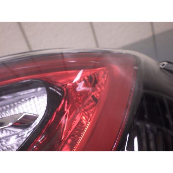 トヨタ（TOYOTA） T17461 カローラスポーツ 210系 前期 右テールランプ