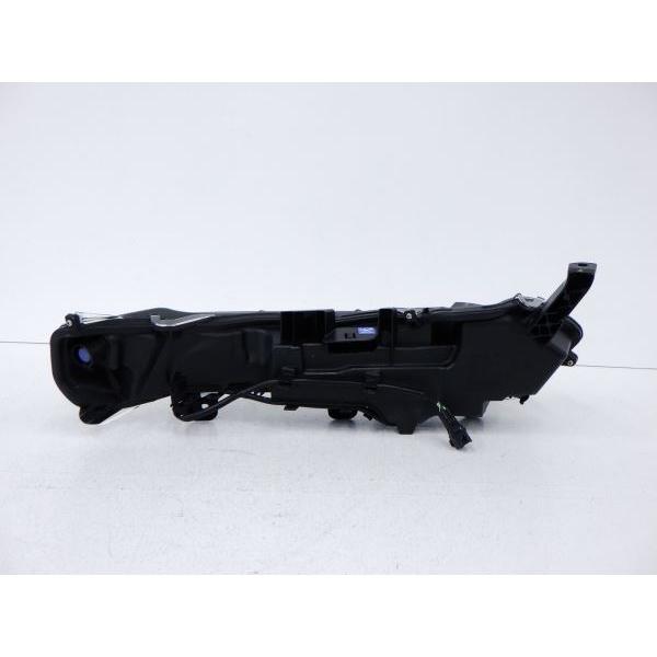 レクサス（LEXUS） 4181048 NX 10系 後期 左クリアランスランプ KOITO