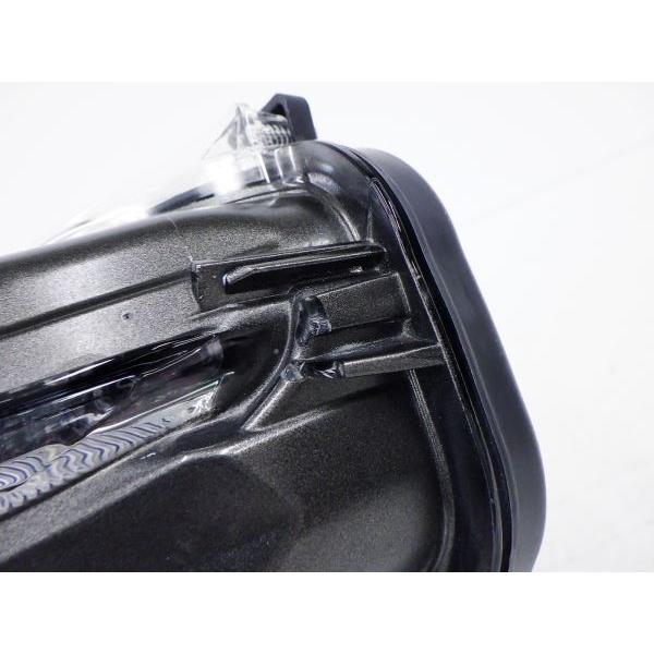 レクサス（LEXUS） 4181048 NX 10系 後期 左クリアランスランプ KOITO
