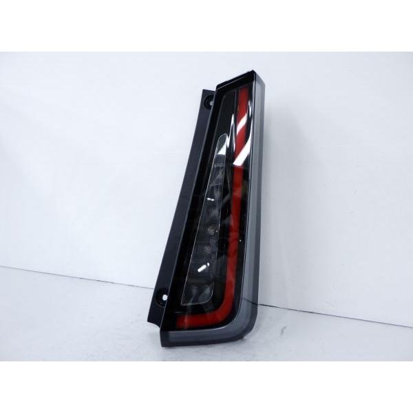 C28 セレナ　右　テールランプ セレナ T13961 新型 C28 右テールランプ KOITO 220-2379Y SERENA FC28