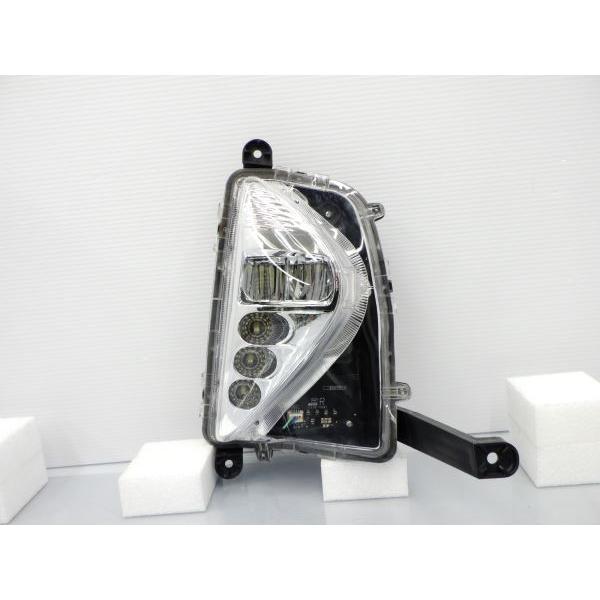 F13855 プリウス 50系 前期 純正 右フォグランプ LED KOITO 47-83 