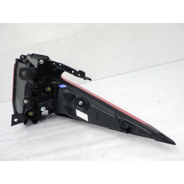 自動車 T60362△ アルファード 40系 左テールランプ AGH40W/AGH45W