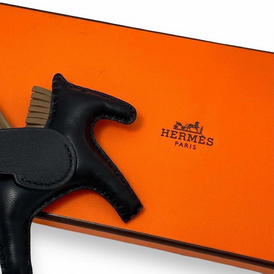 【エルメス】ペガサスチャーム　pm 人気色エトゥープ　黒　ブラック エルメス<br>ロデオ ペガサス PM チャーム<br>クロ×エトゥープ