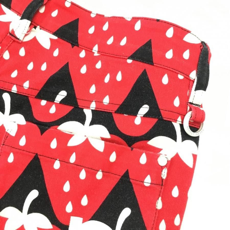 PEARLY GATES（パーリーゲイツ） ショートパンツ レッド×黒 イチゴ柄