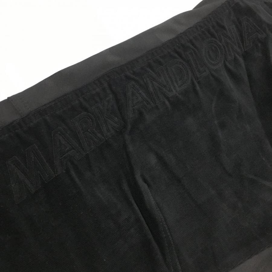 MARK&LONA マークアンドロナ 異素材コーデュロイパンツ 黒 後ろ MARK&LONA マークアンドロナ 異素材コーデュロイパンツ 黒 後ろ