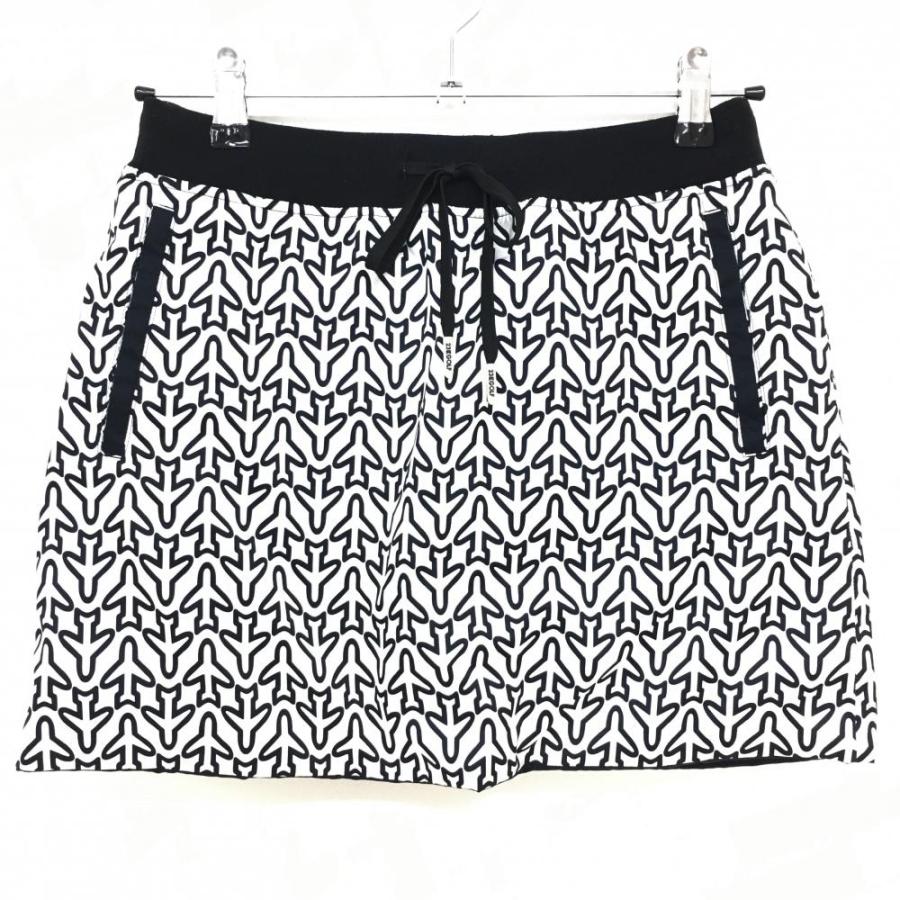 定価27940円 23区ゴルフ リバーシブルスカート 新品タグ付き Mサイズ 美品】23区ゴルフ 中綿リバーシブルスカート 白×黒 飛行機柄 ウエスト