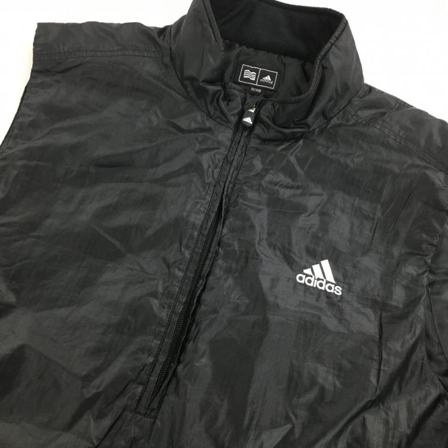adidas（アディダス） 中綿ベスト 黒×白 ロゴ刺しゅう ハーフジップ 3