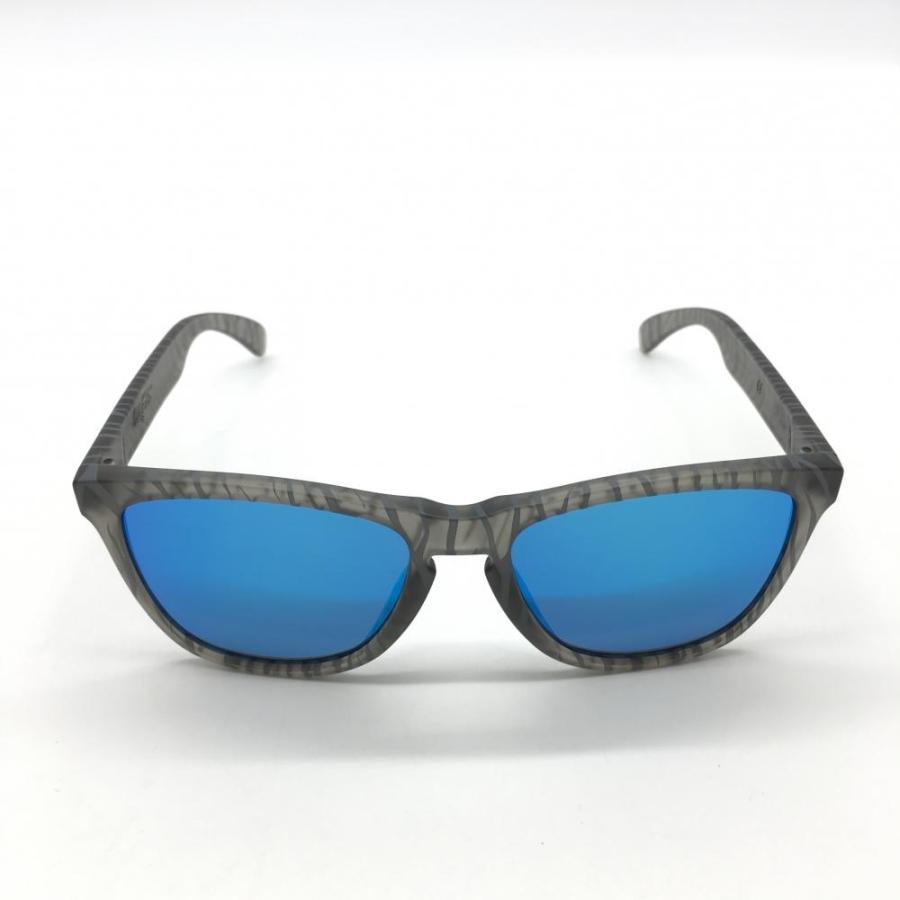 超美品】オークリー スポーツサングラス グレー 9245-25 FROGSKINS 