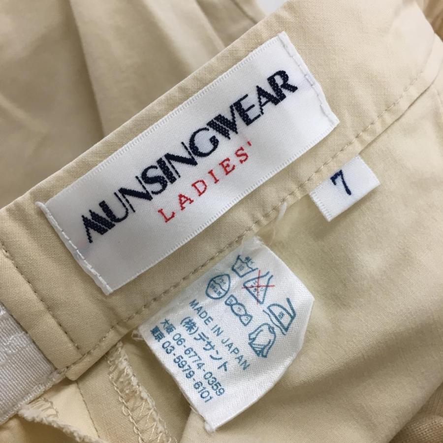Munsingwear（マンシングウェア） パンツ ベージュ バックロゴ刺しゅう