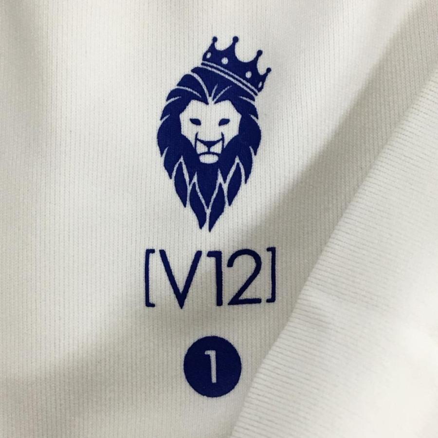 V12（ヴィ・トゥエルヴ） 半袖ハイネックシャツ 白×ブルー 一部星