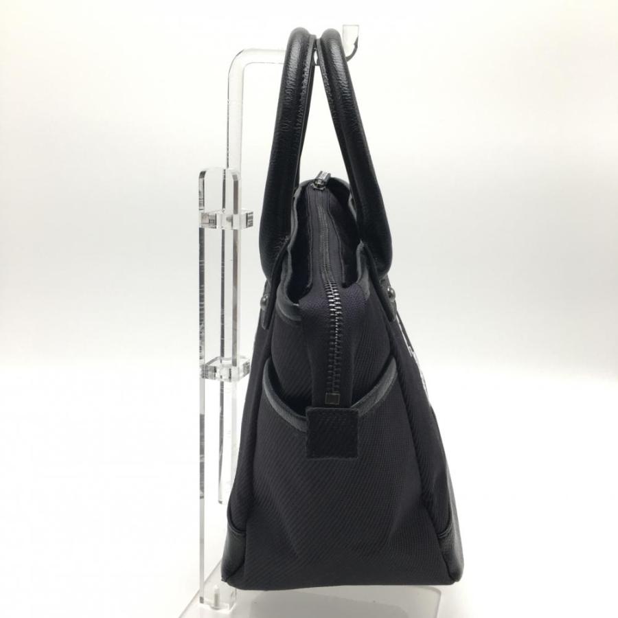 超美品】パーリーゲイツ×ディズニー カートバッグ 黒×白 プー 超美品】パーリーゲイツ×ディズニー カートバッグ 黒×白 プー