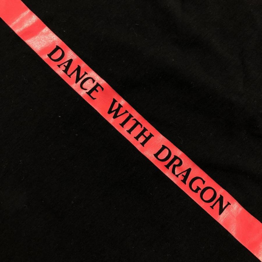 ダンスウィズドラゴン 長袖ハイネックシャツ 黒×レッド スパンコール