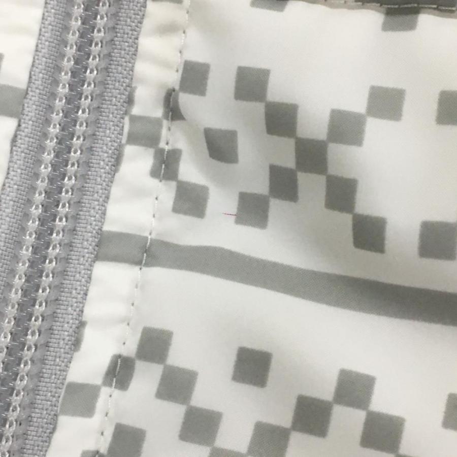 adidas（アディダス） ダウンベスト 白×グレー 総柄 胸ロゴ ネック裏