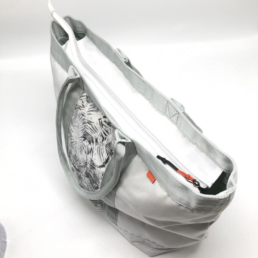PUMA（プーマ） 【新品】プーマ ロッカーバッグ 白×グレー 一部リーフ