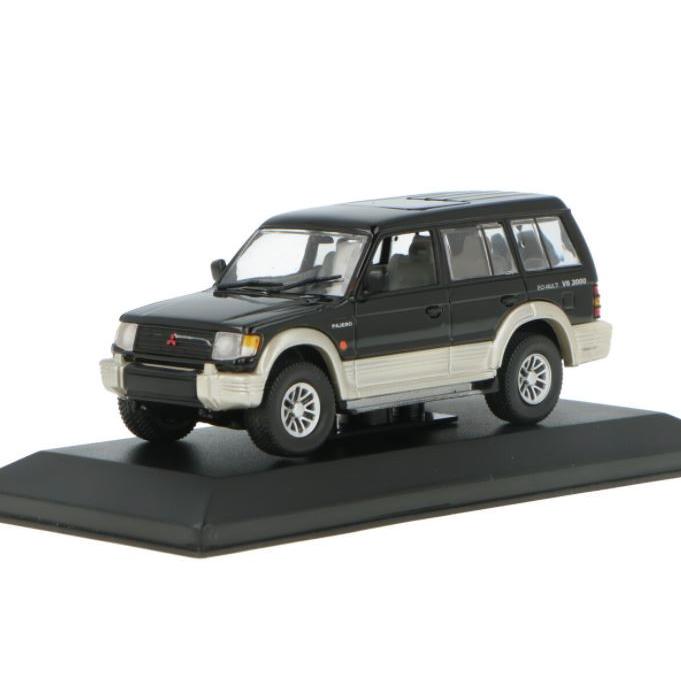 ミニチャンプス 1/43 三菱 パジェロ LWB 1994 ブラック : 寝具