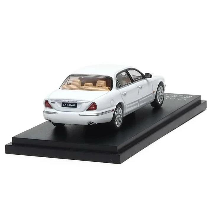 オールモストリアル 1/64 ジャガー XJ6 X350 ホワイト Almost Real 1