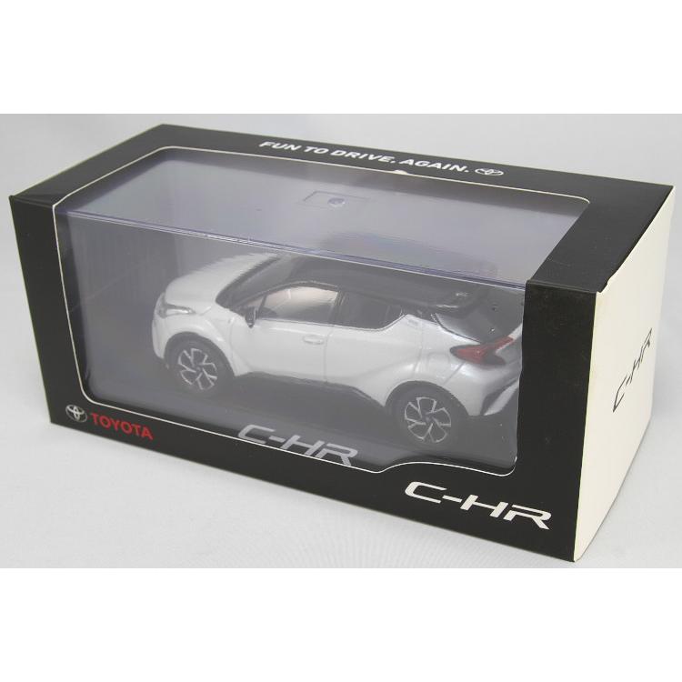 トヨタ特注 1/30 新型 トヨタ C-HR ブラック × ホワイトパールクリスタルシャイン  カラーサンプル プ ミニカー TOYOTA  1/18 1/43の画像