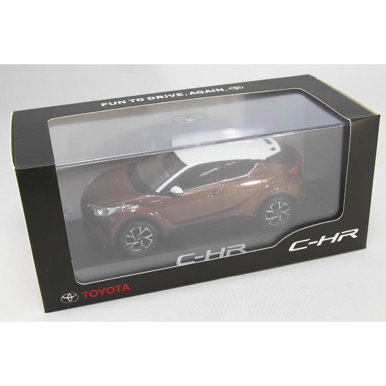トヨタ特注 1/30 新型 トヨタ C-HR ホワイト × ダークブラウンマイカ