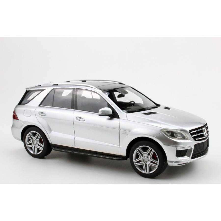 1/18 メルセデス・ベンツ　ML63AMG　ミニカー　ブラック 1/18 メルセデス・ベンツML63AMGミニカーブラック