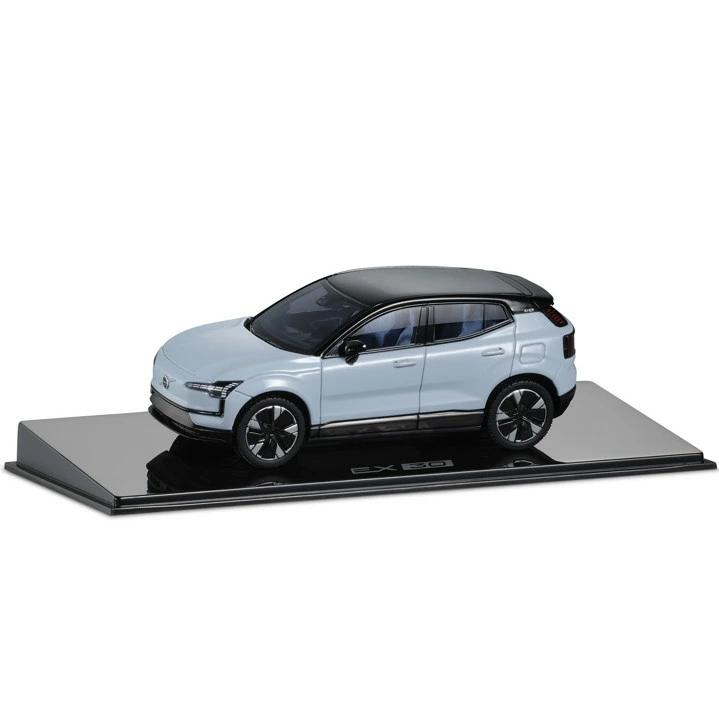 新品 1/43 ボルボ純正 マイスト 新型 ボルボ EX30 クラウドブルー ボルボ特注 1/43 ボルボ EX30 クラウド ブルー ディスプレイスタンド付