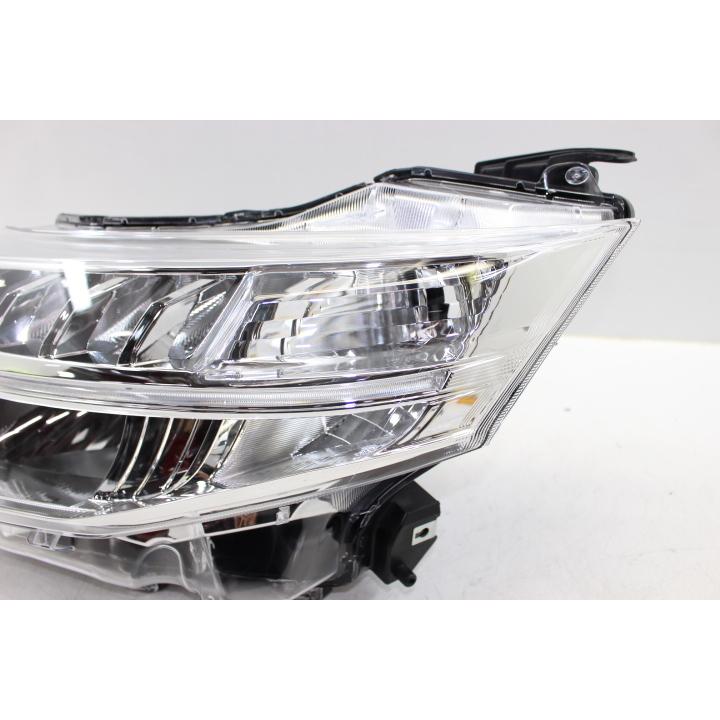 超美品】トヨタ ルーミー M900A LEDヘッドライト(左)