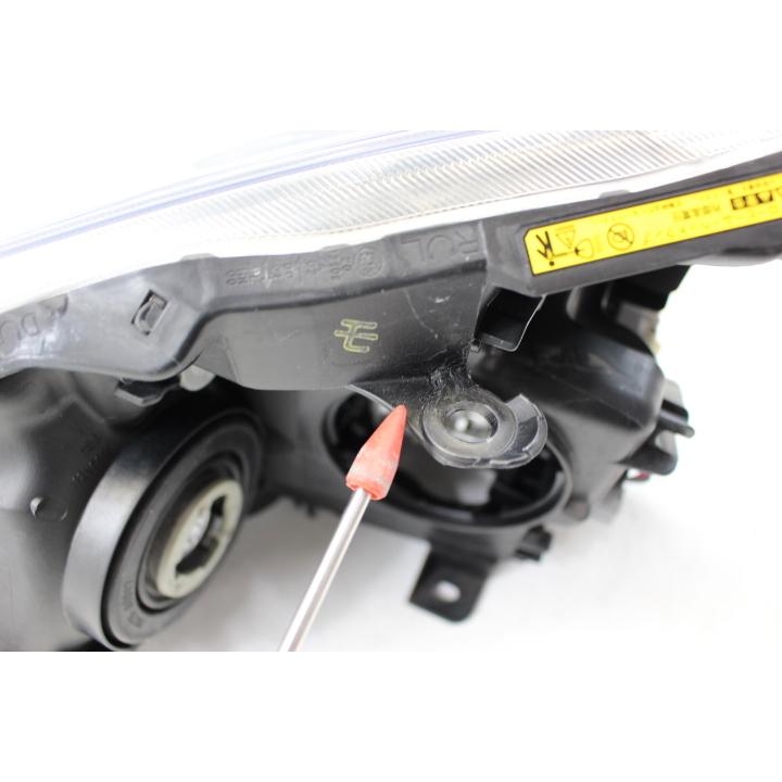 美品 プリウス ZVW30 後期 ヘッドライト 右 右側 キセノン HID レベ付 