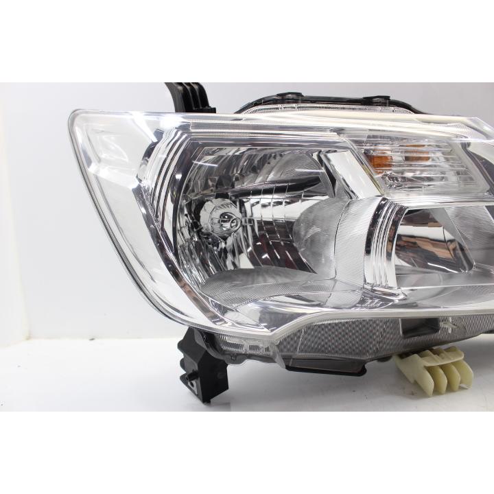 日産 セレナ C26 前期 ヘッドライト 左右セット ハロゲン　レベ付 美品 セレナ C26 前期 ヘッドライト 左右 ハロゲン レベ付 コイト 100