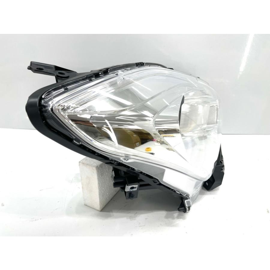☆極美品☆ スズキ スイフト ZC83 純正 右 ハロゲン ヘッドライト
