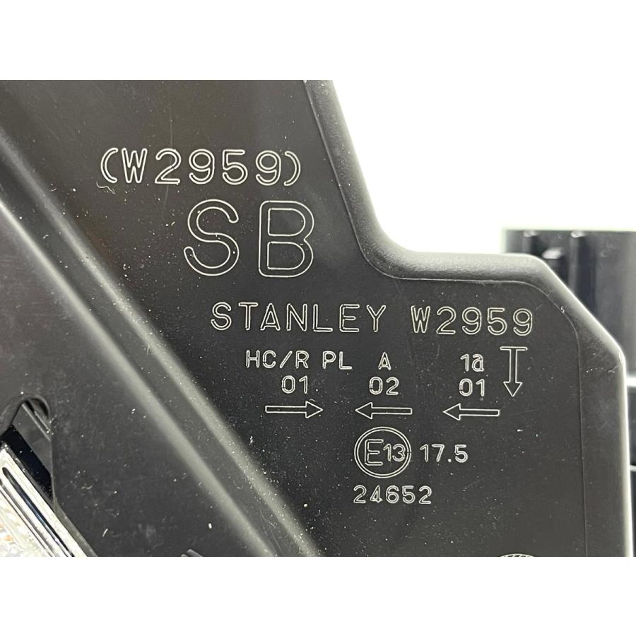 ☆極美品☆ スズキ スイフト ZC83 純正 右 ハロゲン ヘッドライト