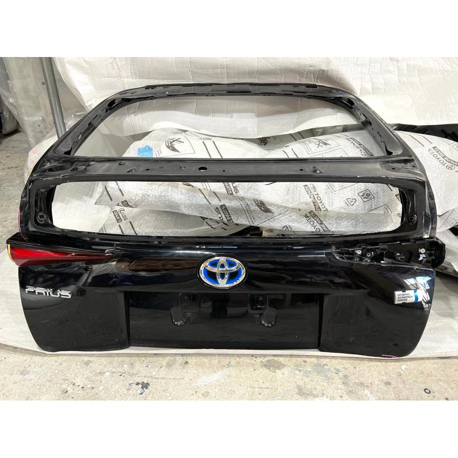 プリウス50 ZVW50 後期 純正バックドアパネル 黒 (P12-58 プリウス50 ZVW50 後期 純正バックドアパネル 黒 (P12-58