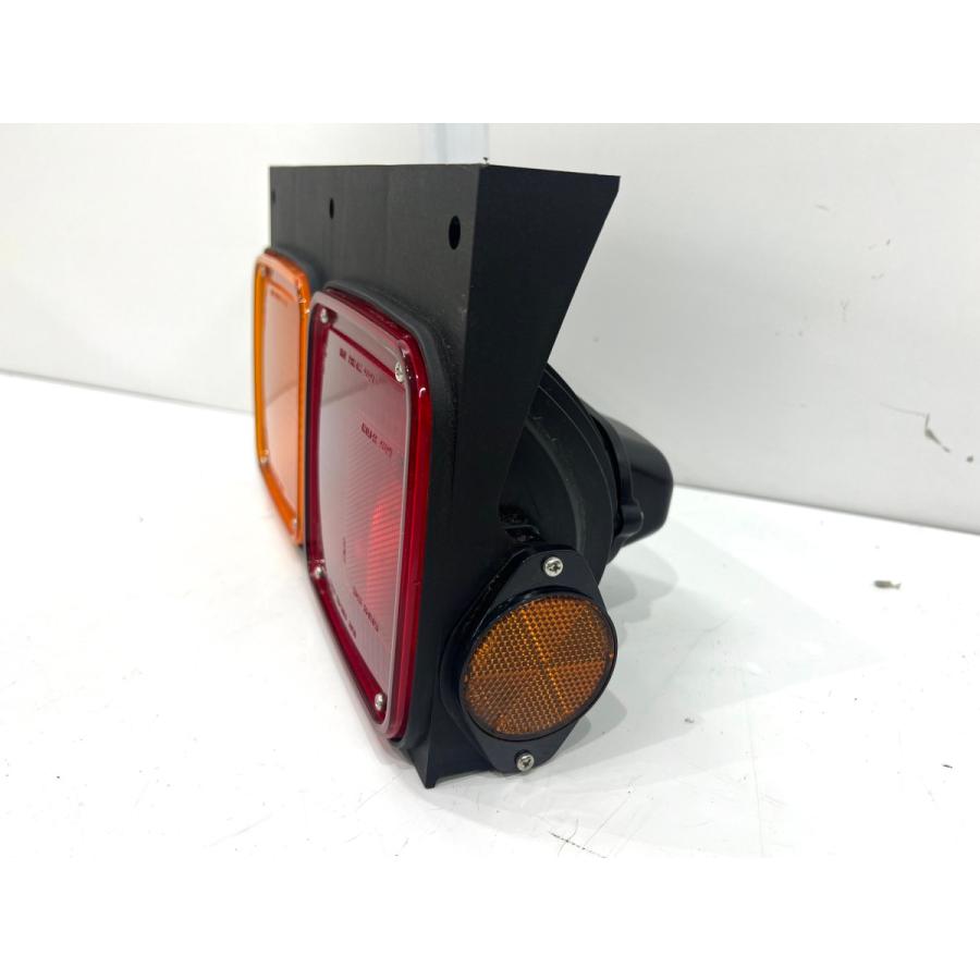 新車外し】トラック 2連 テールライト 右 KOITO 220-21853 (Y-161