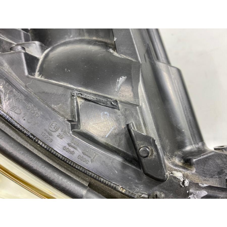 クラウン GRS200 純正HIDヘッドライト 右 刻印B STANLEY P7078 （24-82