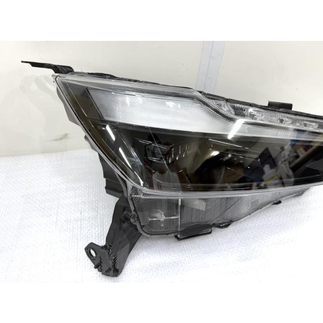 【新車外し・美品】ホンダ　WR-V　右ヘッドライト　5BA-DG5 WR-V 5BA-DG5 ヘッドライト 右 IJL100-8F08E (X5-48YK) : Reパーツ