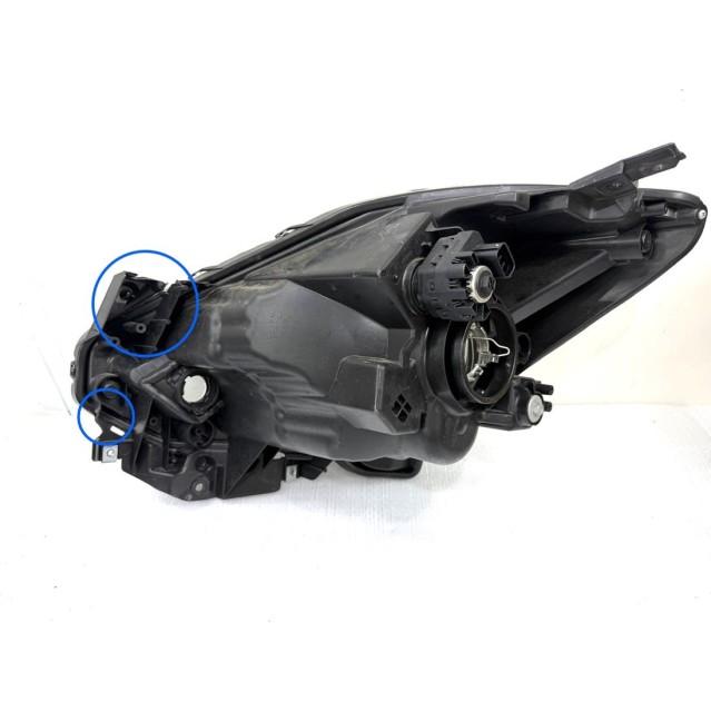 スイフト 4BA-ZC83S ヘッドライト 右 刻印SB STANLEY W2959 (X6-6K