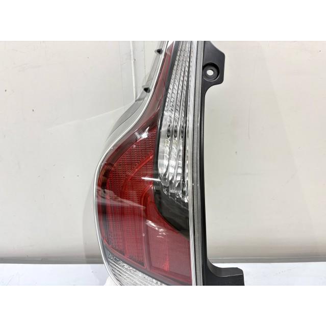 アクア 6AA-NHP10 テールライト 左 STANLEY52-297 刻印G 81561-52D31