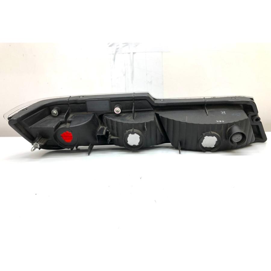 ダイハツ ハイゼット カーゴ S321V 純正 テールランプ 右 KOITO220