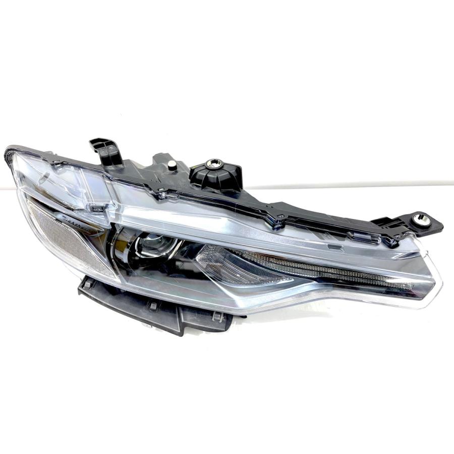 美品】 マセラティ レヴァンテ MLE30D 純正HIDヘッドライト 右