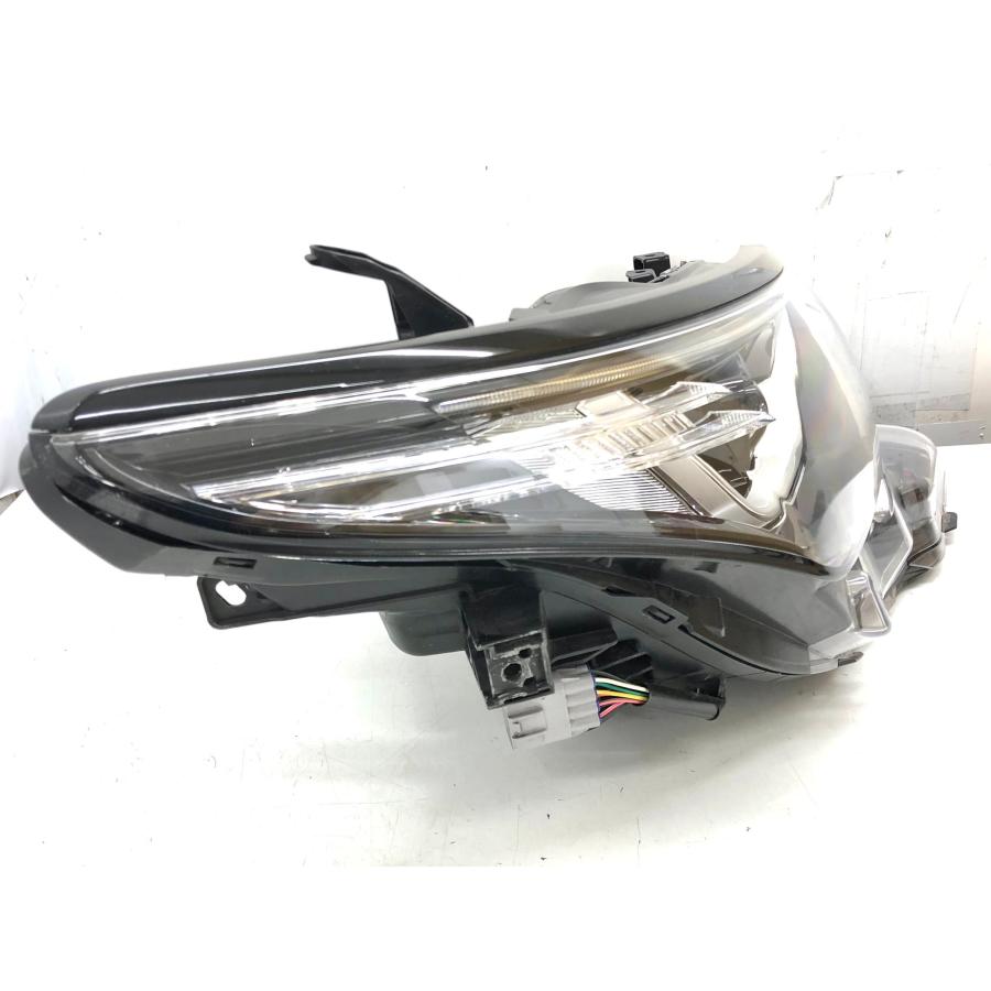 りぉたん トヨタ オーリス 180系 ZRE186/NZE181 後期 純正 ヘッドランプ 右 LED